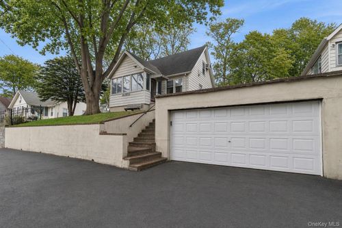 215 Hallock Landing Rd, Rocky Point, NY, 11778-8970 | Card Image