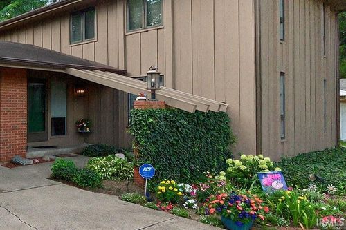 20744 S Gatehouse Dr, South Bend, IN, 46637-1323 | Card Image