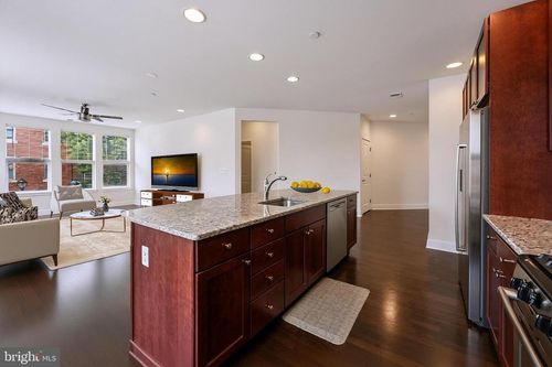 unit-203-600 S 24th St, PHILADELPHIA, PA, 19146-1061 | Card Image