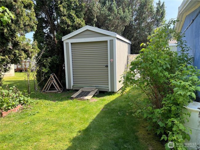 Huge storage shed. | Image 18