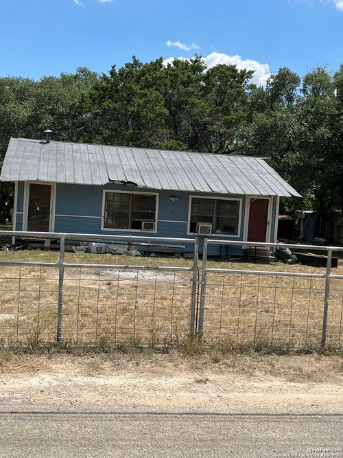 282 Elmhurst Dr, Lakehills, TX, 78063-6844 | Card Image