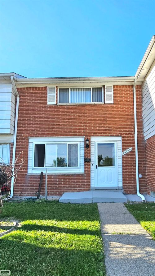 19709 Abrahm St, Clinton Twp, MI, 48035-3427 | Card Image