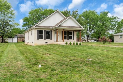 829 Luttrell Ave, Smithville, TN, 37166-2212 | Card Image