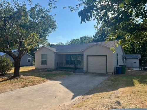 1817 Throckmorton St, Gainesville, TX, 76240-2144 | Card Image