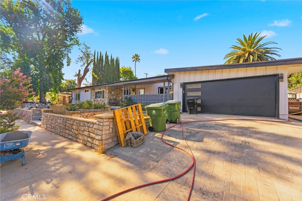 Residential in Woodland Hills