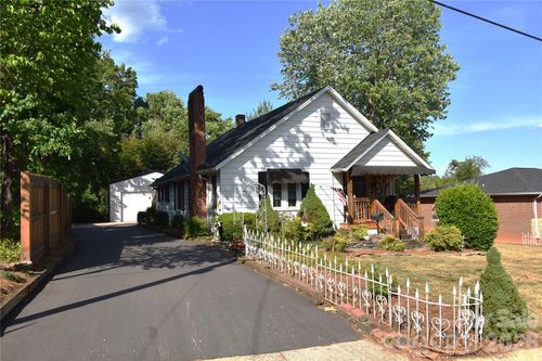 212 Sharon Ave Nw, Lenoir, NC, 28645-4326 | Card Image