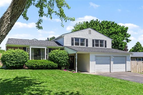5816 Walnut Dr, Farmington, NY, 14425-9621 | Card Image