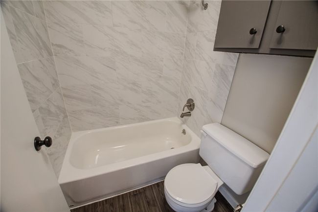 APT-1034 - 1510 W North Loop Blvd, Condo with 0 bedrooms, 1 bathrooms and 1 parking in Austin TX | Image 9