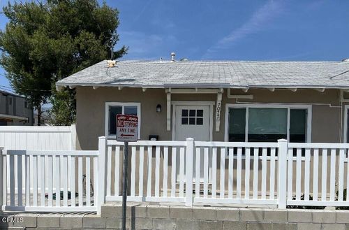7077 Day St, Tujunga, CA, 91042-2441 | Card Image