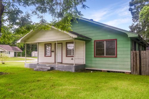 605 N 6th St, Silsbee, TX, 77656-4011 | Card Image