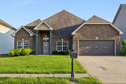 1004 Thrasher Dr, Clarksville, TN, 37040-1450 | Card Image