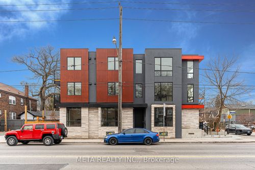 218 Jane St, Toronto, ON, M6S3Y9 | Card Image
