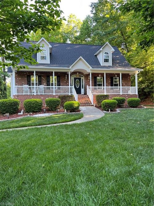 500 Merrybrook Ct, Clemmons, NC, 27012-9016 | Card Image