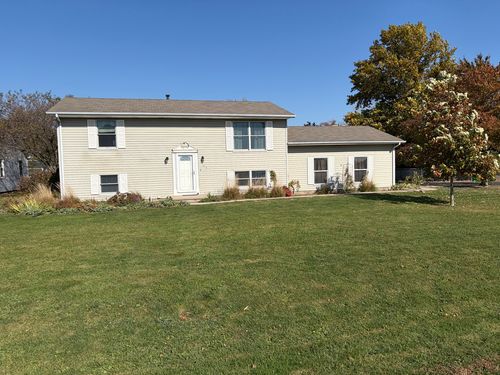 165 E Clay St, El Paso, IL, 61738-1576 | Card Image