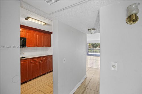 1-103-661 N University Dr, Pembroke Pines, FL, 33024-6728 | Card Image