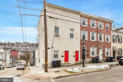 261 E Hector St, CONSHOHOCKEN, PA, 19428-2189 | Card Image