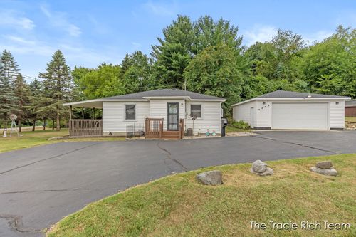 6894 Kuttshill Dr Ne, Rockford, MI, 49341-9286 | Card Image