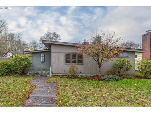 1745 23rd Ave, Longview, WA, 98632-3619 | Card Image