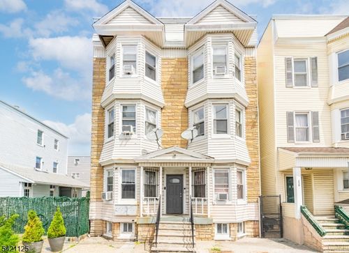 237 Astor St, Newark, NJ, 07114-2600 | Card Image
