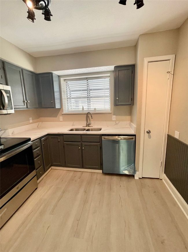 APT-1104 - 4748 Old Bent Tree Ln, Condo with 2 bedrooms, 2 bathrooms and null parking in Dallas TX | Image 6