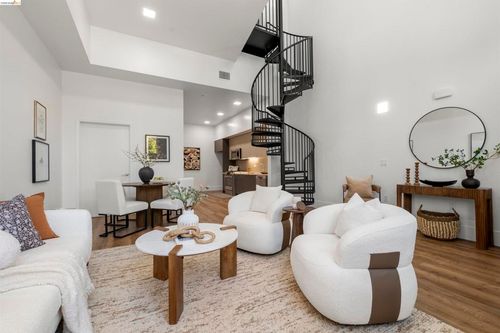 101-1545 32nd Street, Oakland, CA, 94608 | Card Image