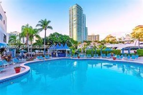 18l-19707 Turnberry Way, Aventura, FL, 33180-2575 | Card Image
