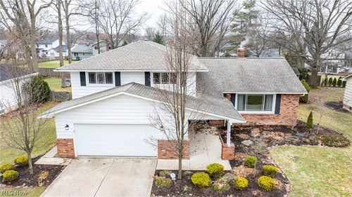 1908 Bromton Dr, Lyndhurst, OH, 44124-3730 | Card Image