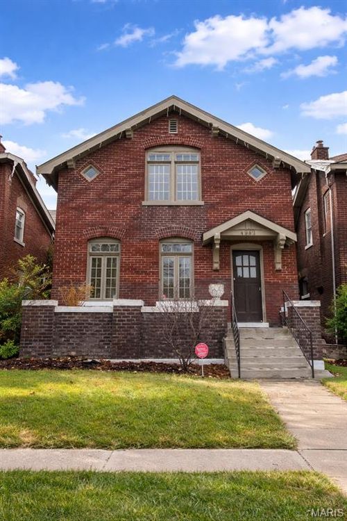 4952 Maffitt Pl, Saint Louis, MO, 63113-1727 | Card Image
