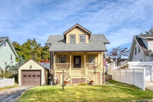 5 Hervey St, Greenwich, CT, 06830-6808 | Card Image