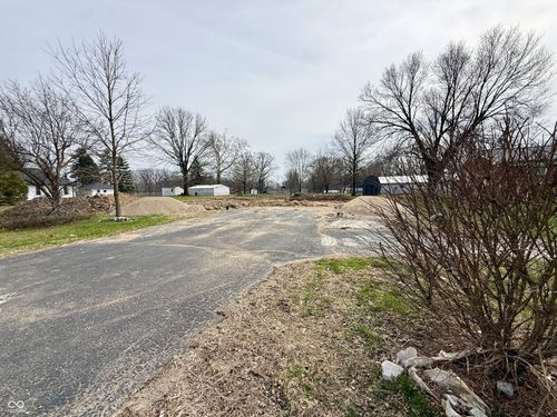 2673 W Lake Dr, Greenfield, IN, 46140-8517 | Card Image
