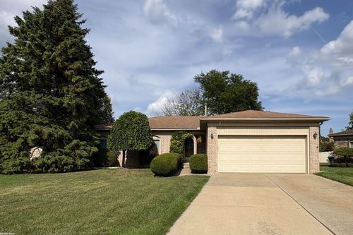 48150 Virginia Court, Macomb Township, MI, 48044 | Card Image