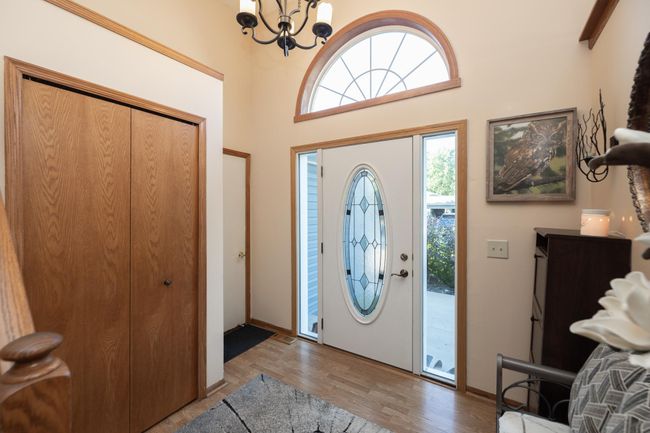 Spacious Entry | Image 4