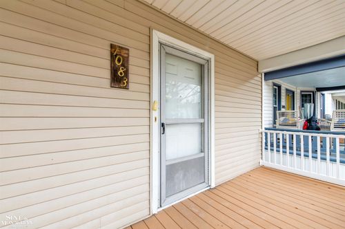 1083 Lakepointe St, Grosse Pointe Park, MI, 48230-1317 | Card Image