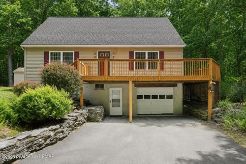 30 Juniper Way, Hawley, PA, 18428-4621 | Card Image