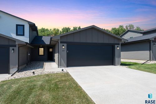 107 N Summit Ave, Tea, SD, 57064-2712 | Card Image