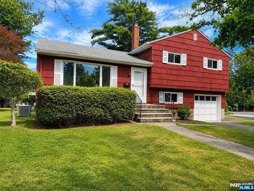 6 Rose Ct, Closter, NJ, 07624-1323 | Card Image