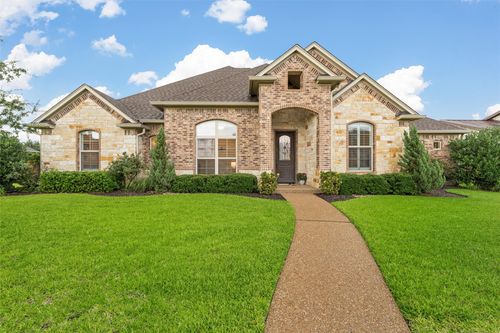 613 Stone Manor Dr, Mcgregor, TX, 76657-4079 | Card Image