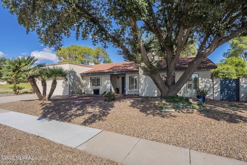 1006 N Paseo Iris, Green Valley, AZ, 85614 | Card Image