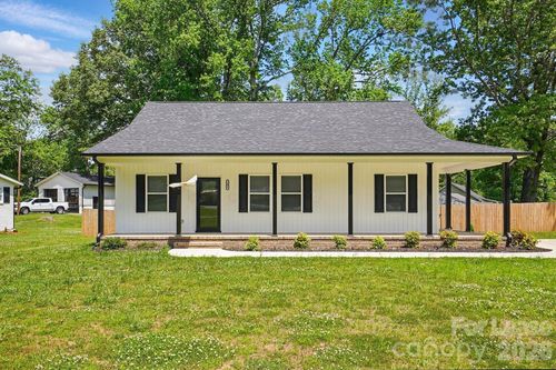 301 Tomberlin Rd, Mount Holly, NC, 28120-2040 | Card Image