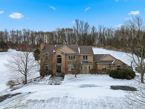 8153 Sashabaw Ridge Dr, Clarkston, MI, 48348-2943 | Card Image