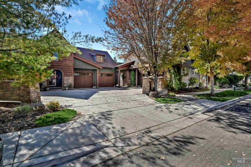 9685 W Sultana Dr, Garden City, ID, 83714-5032 | Card Image