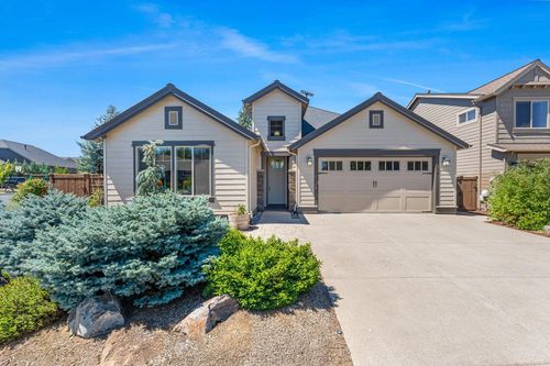 61128 Se Stari Most Loop, Bend, OR, 97702-3678 | Card Image
