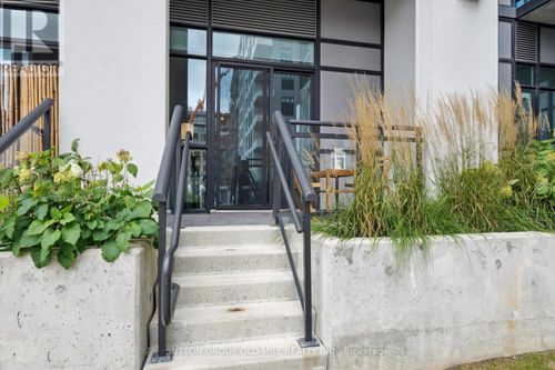 101-25 Neighbourhood Lane, Toronto (Stonegate-Queensway), ON, M6P1Z9 | Card Image