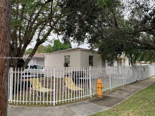 401 Nw 81st St, Miami, FL, 33150-2810 | Card Image