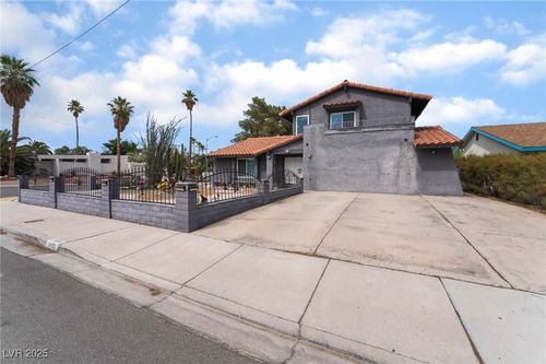 3400 Sioux Way, Las Vegas, NV, 89169-3143 | Card Image