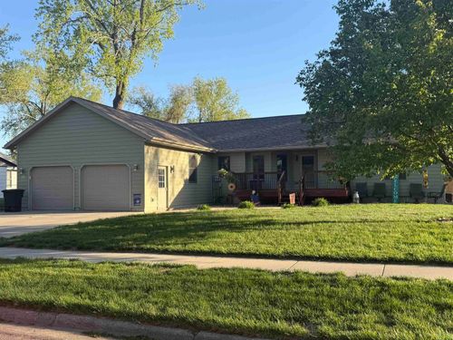 302 E Jefferson St, Elk Point, SD, 57025-2140 | Card Image