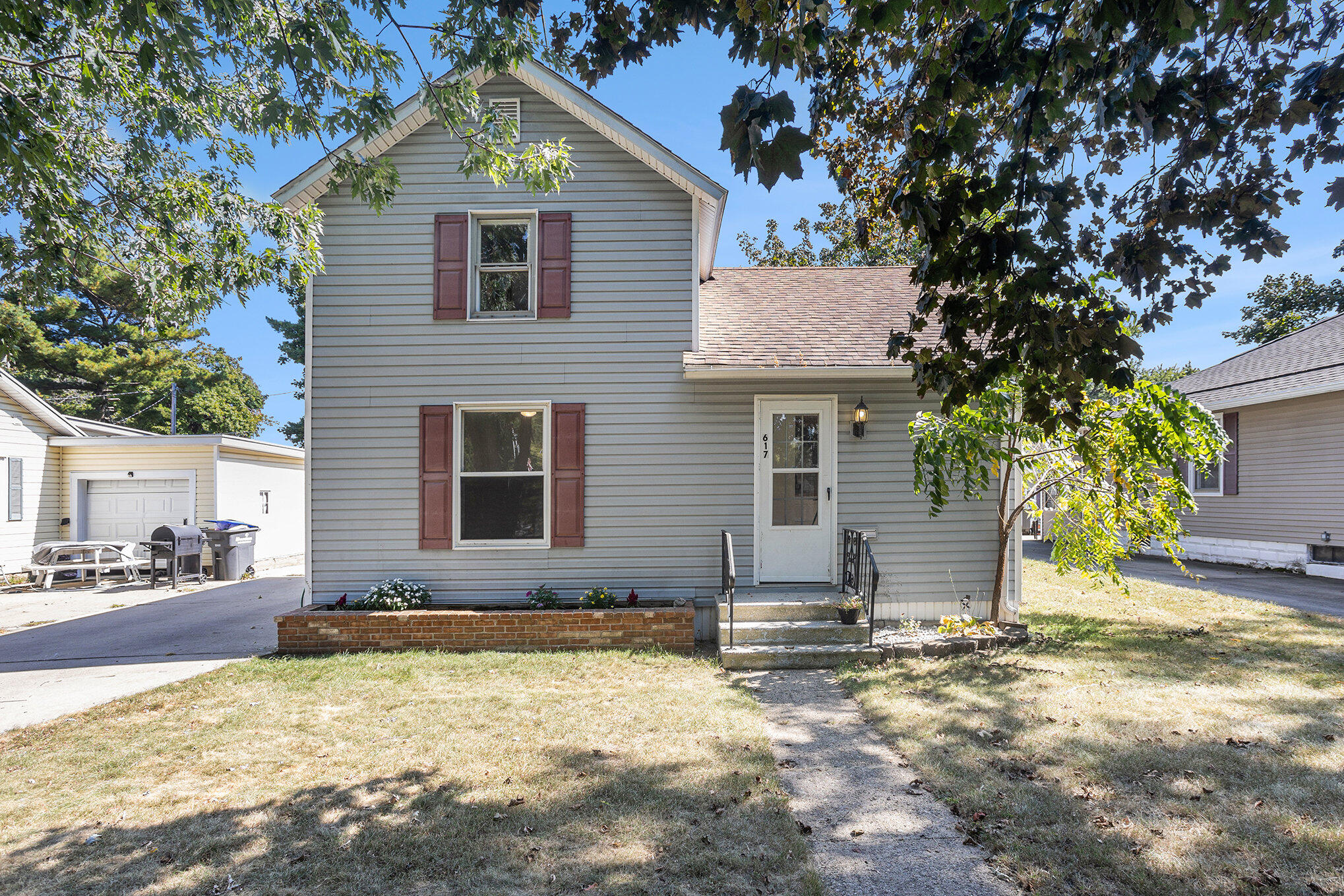 Prospect St, Sturgis, MI 49091