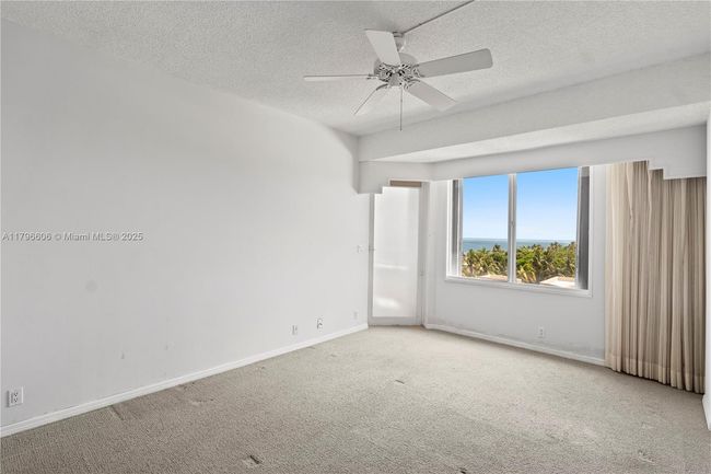 APT-633 - 201 Crandon Blvd, Condo with 2 bedrooms, 2 bathrooms and null parking in Key Biscayne FL | Image 24
