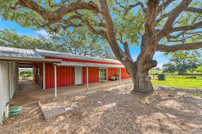 1015 Fm 2200 W, House other with 3 bedrooms, 3 bathrooms and null parking in Devine TX | Image 38