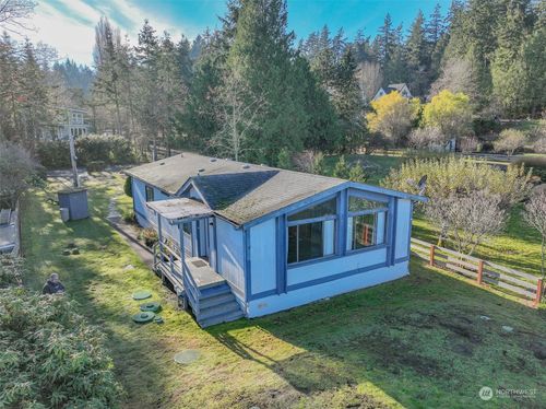 8552 Ne Gordon Dr, Bainbridge Island, WA, 98110-3003 | Card Image